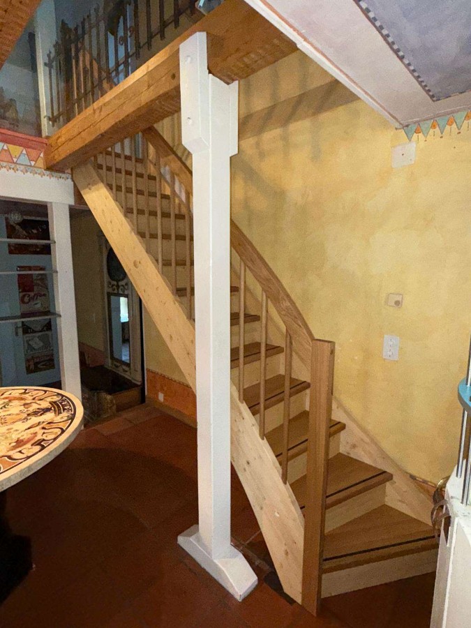 Treppe Holz.jpg